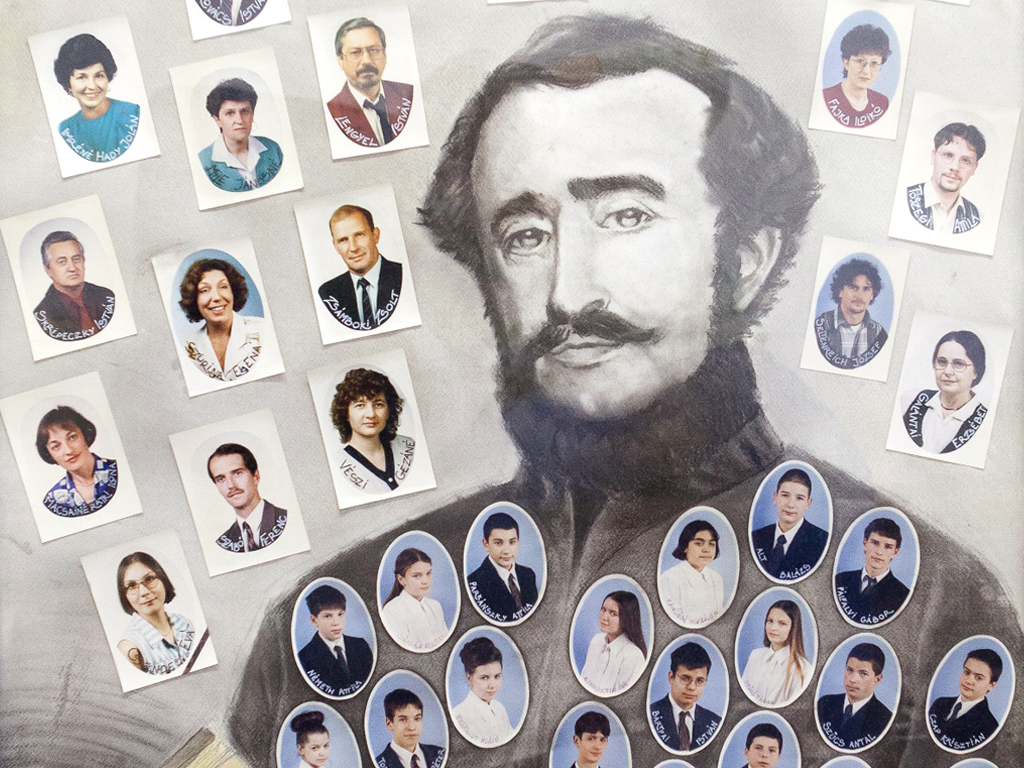 Széchenyi István Általános Iskola 1999. 8.a Dunakeszi Örökös Ökoiskola, Akkreditált Kiváló Tehetségpont, Klebelsberg Központ.